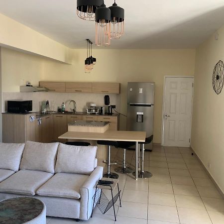 Modern Apartment Close To Flic En Flac Beach Buitenkant foto