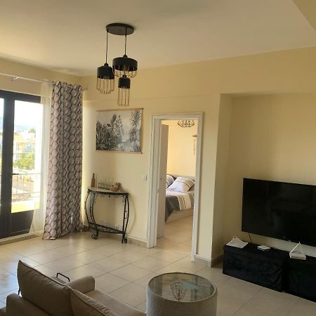 Modern Apartment Close To Flic En Flac Beach Buitenkant foto