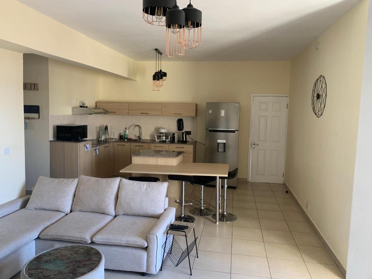 Modern Apartment Close To Flic En Flac Beach Buitenkant foto